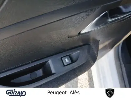 Photo 12 Peugeot 208  PureTech 100 S&S BVM6