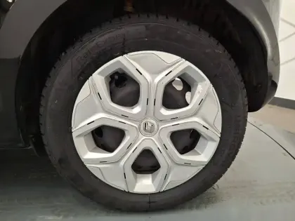 Photo 13 Renault Twingo  III E-Tech