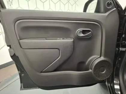 Photo 23 Renault Twingo  III E-Tech