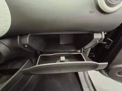 Photo 27 Renault Twingo  III E-Tech