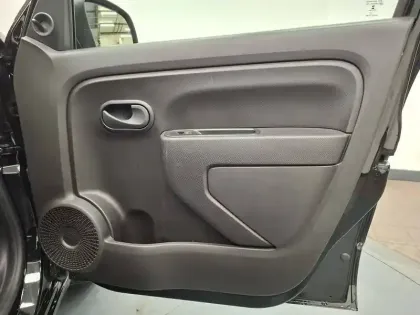 Photo 21 Renault Twingo  III E-Tech