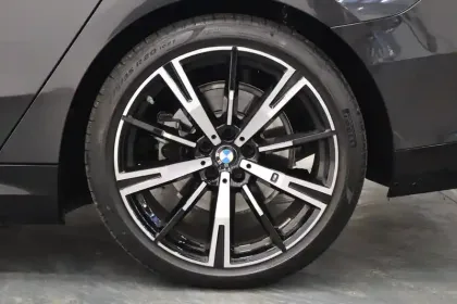 Photo 35 BMW Serie 5 530e PHEV 299 ch BVA8