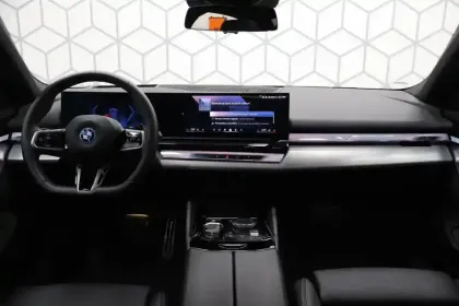 Photo 37 BMW Serie 5 530e PHEV 299 ch BVA8