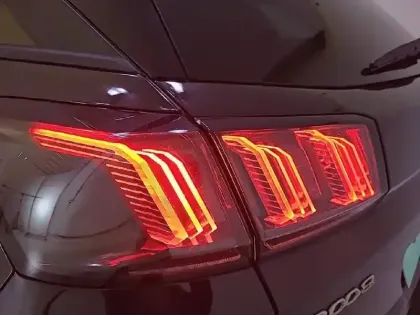 Photo 40 Peugeot 3008  Hybrid 225 e-EAT8