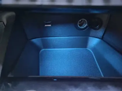 Photo 48 Peugeot 3008  Hybrid 225 e-EAT8