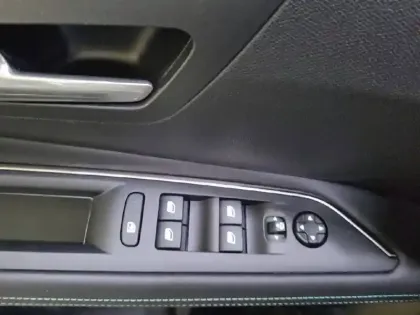 Photo 54 Peugeot 3008  Hybrid 225 e-EAT8