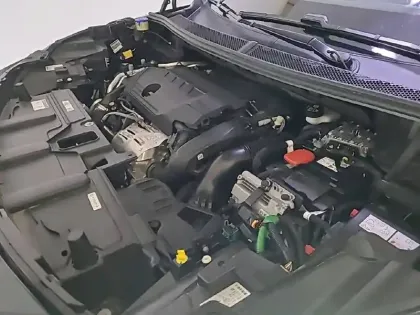 Photo 38 Peugeot 3008  Hybrid 225 e-EAT8