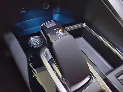 Photo 37 Peugeot 3008  Hybrid 225 e-EAT8