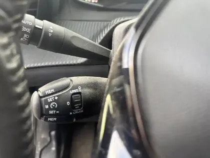 Photo 19 Peugeot 208  PureTech 100 S&S BVM6