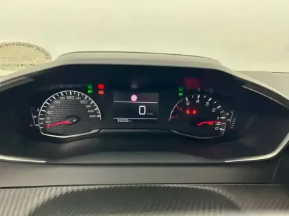 Photo 49 Peugeot 208  PureTech 100 S&S BVM6