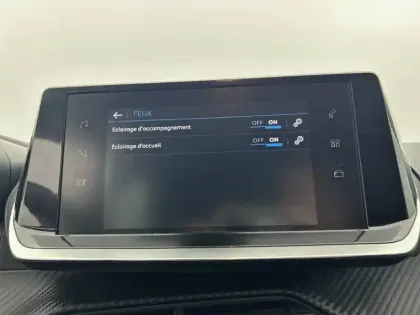 Photo 69 Peugeot 208  PureTech 100 S&S BVM6