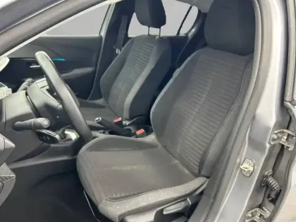 Photo 50 Peugeot 208  PureTech 100 S&S BVM6