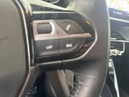 Photo 18 Peugeot 208  PureTech 100 S&S BVM6