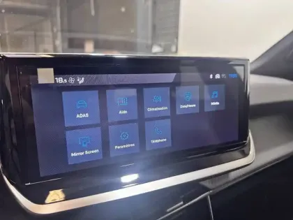 Photo 78 Peugeot 2008  Hybrid 145 e-DCS6