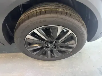 Photo 39 Peugeot 2008  Hybrid 145 e-DCS6