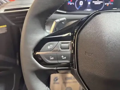 Photo 19 Peugeot 2008  Hybrid 145 e-DCS6