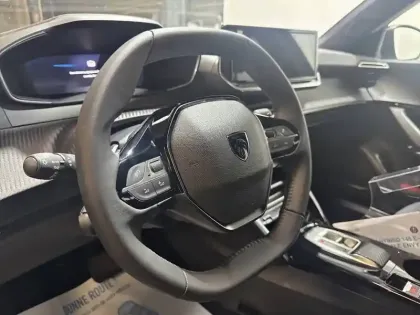 Photo 35 Peugeot 2008  Hybrid 145 e-DCS6