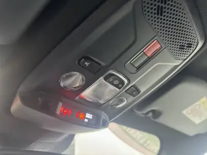 Photo 48 Peugeot 2008  Hybrid 145 e-DCS6