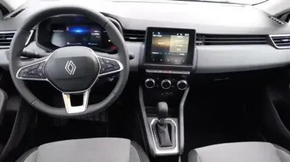 Photo 8 Renault Clio  E-Tech full hybrid 145 ch GSR2