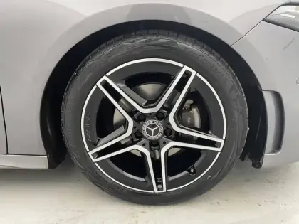 Photo 12 Mercedes Classe A  200 d 8G-DCT