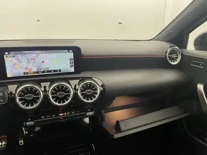 Photo 27 Mercedes Classe A  200 d 8G-DCT