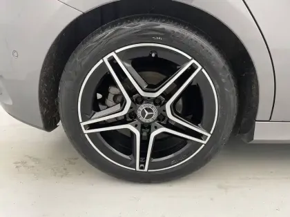 Photo 18 Mercedes Classe A  200 d 8G-DCT