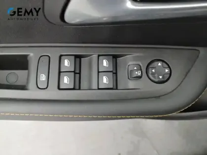 Photo 11 Peugeot 208  PureTech 100 S&S EAT8