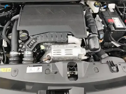 Photo 11 Peugeot 2008  PureTech 130 S&S EAT8