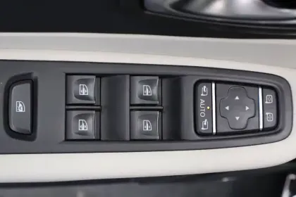 Photo 34 Renault Captur  TCe 150 FAP EDC