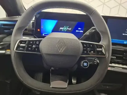 Photo 21 Renault Clio  E-Tech full hybrid 160 ch