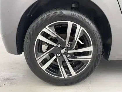 Photo 18 Peugeot 208  PureTech 100 S&S BVM6