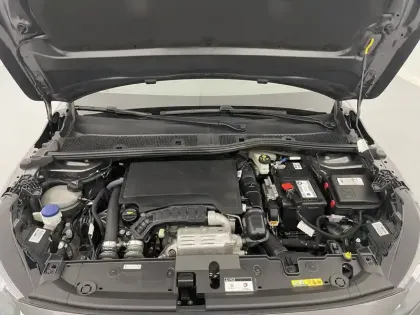 Photo 20 Peugeot 208  PureTech 100 S&S BVM6