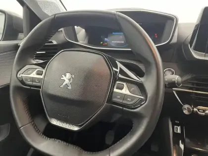 Photo 28 Peugeot 208  PureTech 100 S&S BVM6