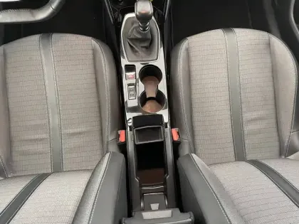 Photo 26 Peugeot 208  PureTech 100 S&S BVM6