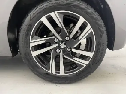 Photo 15 Peugeot 208  PureTech 100 S&S BVM6