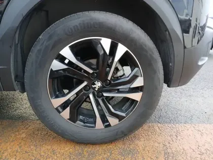 Photo 18 Peugeot 2008  BlueHDi 130 S&S EAT8