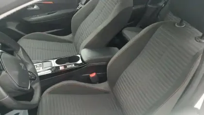 Photo 9 Peugeot 208  Electrique 50 kWh 136ch