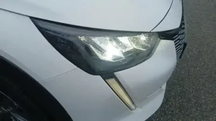 Photo 33 Peugeot 208  Electrique 50 kWh 136ch