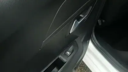 Photo 30 Peugeot 208  Electrique 50 kWh 136ch