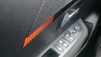 Photo 21 Peugeot 208  Electrique 50 kWh 136ch