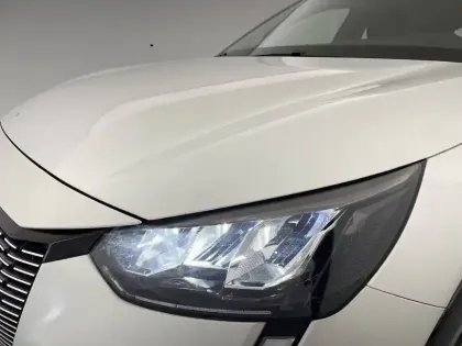 Photo 27 Peugeot 208  Electrique 50 kWh 136ch