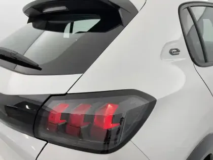 Photo 6 Peugeot 208  Electrique 50 kWh 136ch