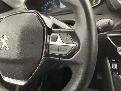 Photo 14 Peugeot 208  Electrique 50 kWh 136ch