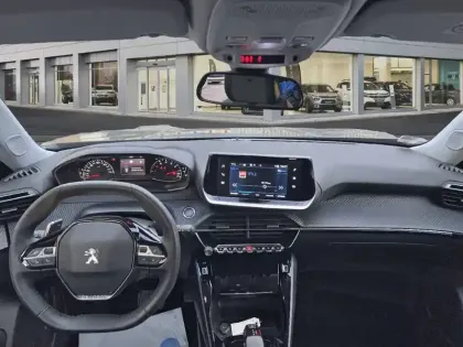 Photo 7 Peugeot 2008  PureTech 130 S&S EAT8