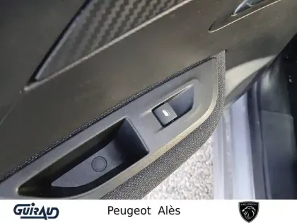 Photo 12 Peugeot 2008  Hybrid 136 e-DCS6