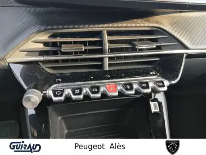 Photo 16 Peugeot 2008  Hybrid 136 e-DCS6