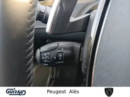 Photo 18 Peugeot 2008  Hybrid 136 e-DCS6