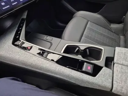 Photo 64 Peugeot 3008  Hybrid 145 e-DCS6