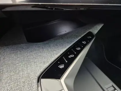 Photo 74 Peugeot 3008  Hybrid 145 e-DCS6