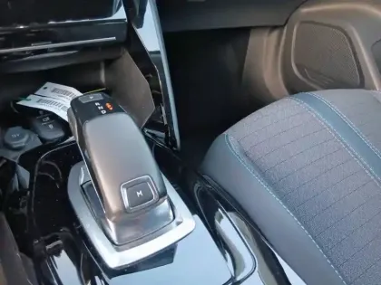 Photo 13 Peugeot 2008  PureTech 130 S&S EAT8